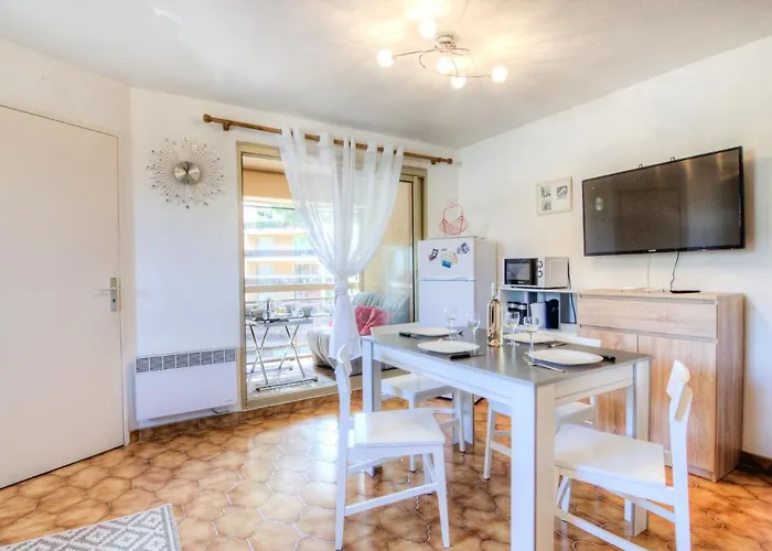 Apartment Les Regatiers By Interhome Hyères